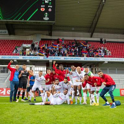 В первом матче второго квалификационного раунда Лиги Конференций УЕФА 'Пюник' в Швеции обыграл местный 'Кальмар' из одноименного города со счетом 2:1