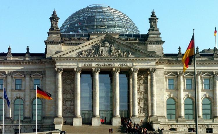 Удастся ли Бундестагу доказать, что у немцев "кишка не тонка"?