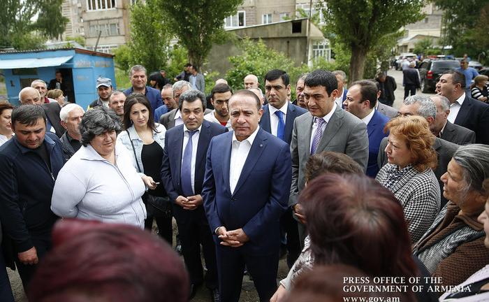 Премьер обсудил с разданцами проблемы города