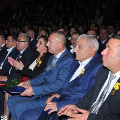 По случаю юбилея системы местного самоуправления Армении в Национальном академическом театре оперы и балета состоялось торжественное заседание с участием президента Сержа Саргсяна