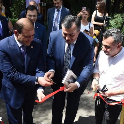 В Ереване открылся первый книжный киоск 'Аветик Исаакян