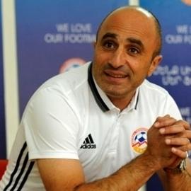 Главный тренер сборной Армении Артур Петросян заявил, что сборной нужна 'свежая кровь'