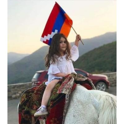 Общество не переставало восхищаться мужеству и самоотверженности подростков