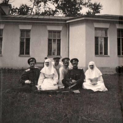 ГЕРОИ ЭРИВАНСКОГО ПОЛКА ШАХ-БАГОВ И МЕЛИК-АДАМОВ, ЛЮБИМЦЫ ВЕЛИКИХ КНЯЖОН