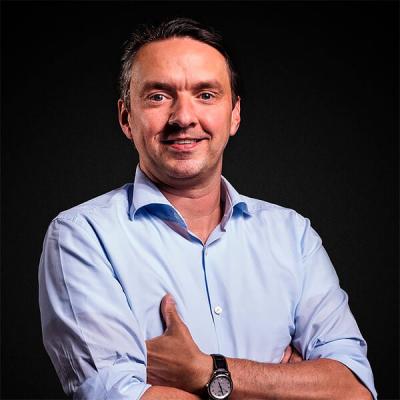 Немецкий сайт Transfermarkt, основанный в 2000 году Маттиасом Зайделем, уже давно стал неотъемлемой частью футбольной жизни