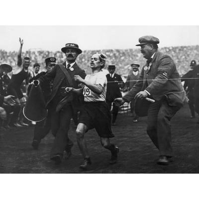 МОК впервые за 127 лет изменил девиз Олимпийских игр 'Быстрее, выше, сильнее!', добавив слово 'вместе'