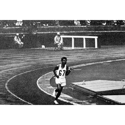Бегун на длинные дистанции Ранатунге Карунананда из Шри-Ланки стал героем Ои-1964 в Токио, проявив истинный олимпийский дух