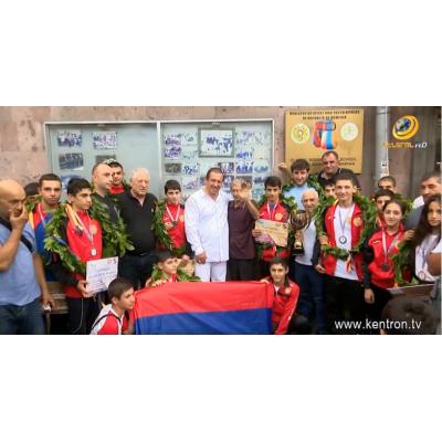 Армянские боксеры завоевали 2 золотые, 3 серебряные и 5 бронзовые медали на чемпионате Европы среди школьников в Сараево
