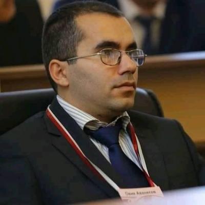 Проживающий в Италии наш соотечественник известный скульптор Виген АВЕТИС