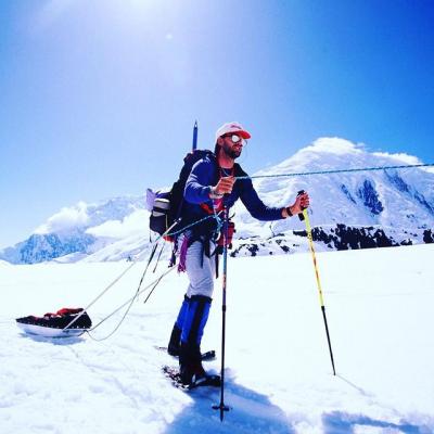 Слепой альпинист Эрик Вайхенмайер за 13 лет покорил семь самых высоких вершин всех частей света, в том числе Эверест