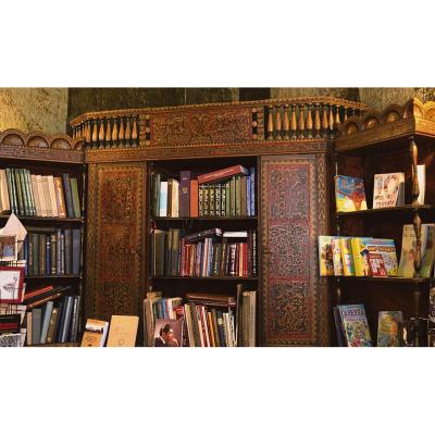 ВМЕСТО УНИКАЛЬНОГО КНИЖНОГО МАГАЗИНА КАФЕ?