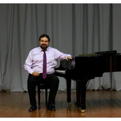 Известный музыкант и хормейстер из Ливана Закар Кешишян