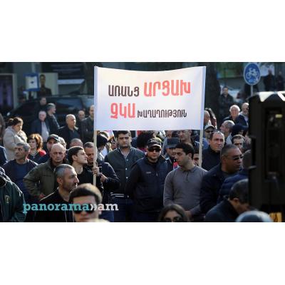 Массовый митинг на площади в Степанакерте можно назвать поворотным в деле консолидации народных масс в Арцахе