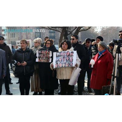 Акция протеста 'Ваш сын не должен быть следующей жертвой'