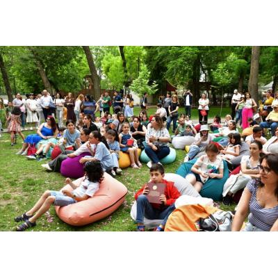 К 30-летию драма презентована книга-сказка о первых армянских деньгах
