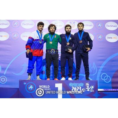 На проходящем в Белграде чемпионате миро по борьбе Вазген Теванян (65 кг) завоевал бронзовую медаль и олимпийскую путевку в Париж-2024
