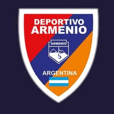 Аргентинский футбольный клуб 'Депортиво Арменио' выпустил новую футболку с армянским алфавитом в розовых тонах вместо первичного варианта белого цвета