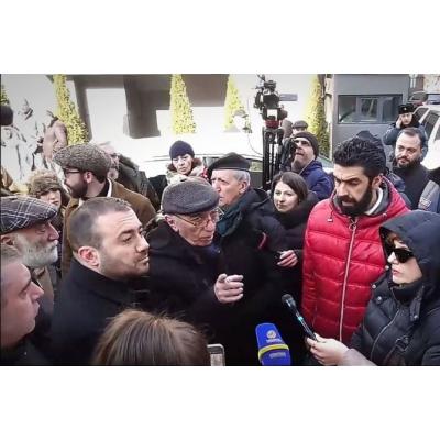 Сценическая деятельность театра 'Гой' полностью прекращена