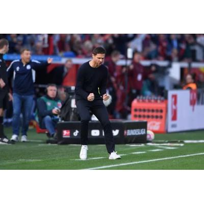 Испанского футбольного тренера Хаби Алонсо на волне успеха 'Байера' сватают в ведущие европейские клубы