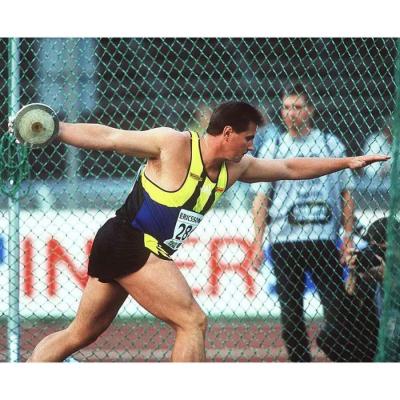 Литовский метатель диска Миколас Алекна с результатом 74,35 м превзошел мировой рекорд, установленный в 1986 году Юргеном Шультом из ГДР