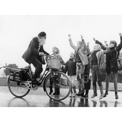В 1951 году 66-летний шведский фермер Густав Хаканссон поразил всю страну, неофициально выиграв национальный веломарафон длиной почти в 1800 км