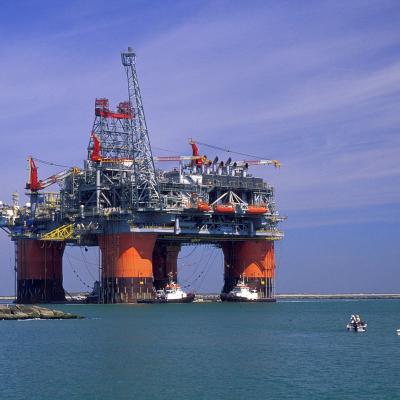 Саудовская Аравия — это колосс из нефтедолларов с карликовой саблей в руках. Ее цель — посеять хаос в России
