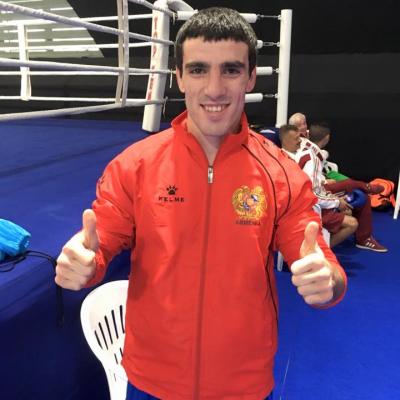 Оганес Бачков вышел в 1/8 финала чемпионата мира по боксу в Дохе