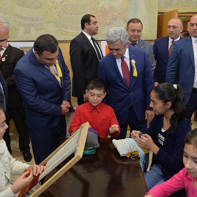 Гордостью Вагаршапата является школа искусств имени Егише Тадевосяна, которая недавно было капитально отремонтирована