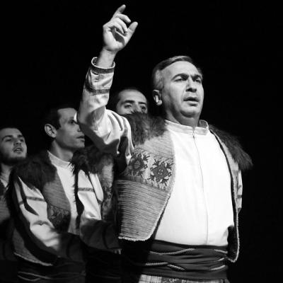 Ансамбль 'Карин' и его 'отец', заслуженный деятель искусств Армении, участник Арцахской войны Гагик Гиносян