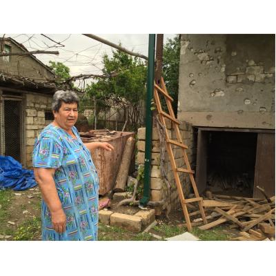 Поражает судьба Амперины Хачатурян из Мингечаура, которая бежала из Азербайджана в декабре 88-го.
