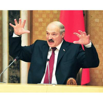 'ПРЕДАТЕЛЬ НАЦИИ N1' И ЛЮБИМЕЦ НАРОДА