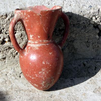 В квартале Ацарат Гавара во время строительных работ жители села случайно обнаружили уникальное захоронение