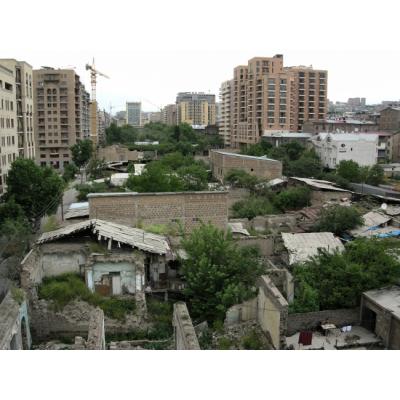 Трущобы между улицами Бузанда и Арами. Территория так называемого 'Старого Еревана'
