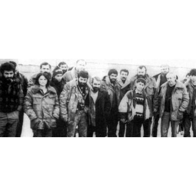 В первом ряду слева: Назик Амирян среди подпольщиков, 1991 г.