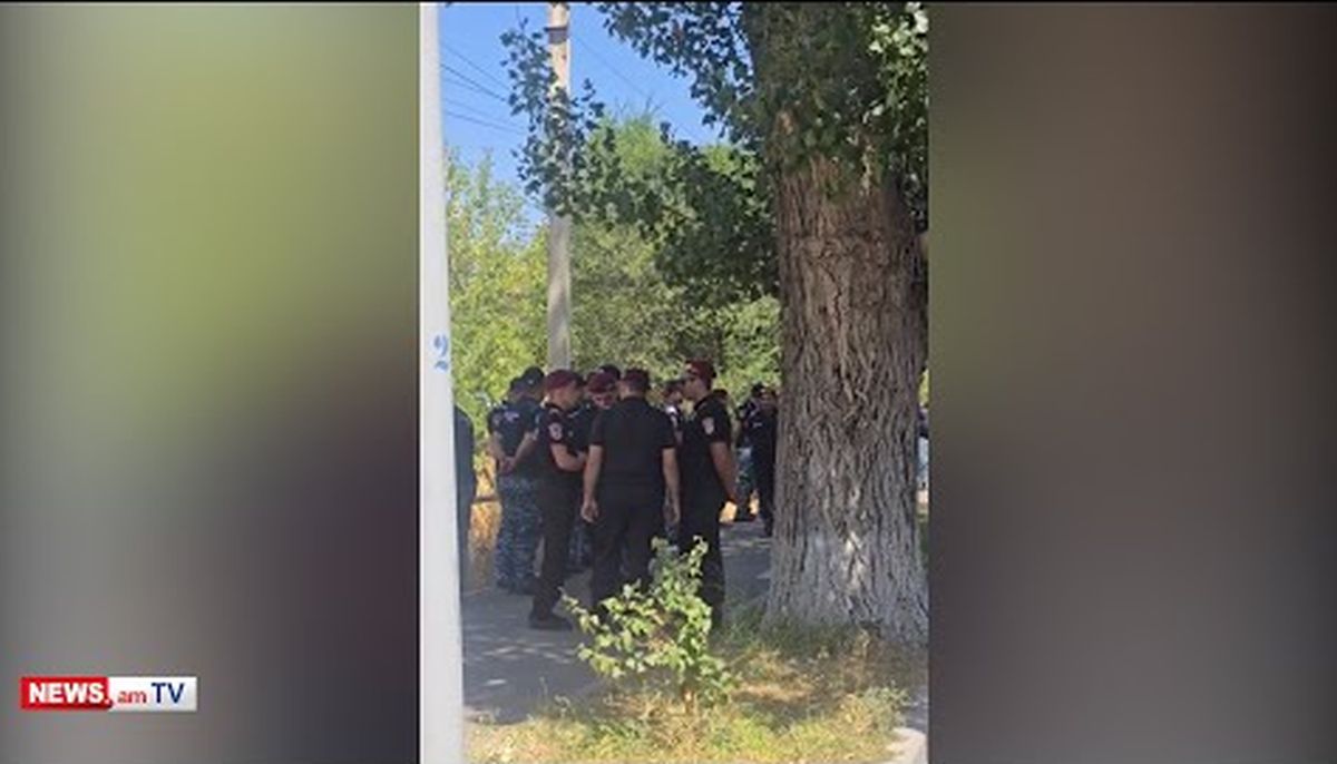 Ոստիկանությունը մեծաթիվ ուժեր է կենտրոնացրել Գյումրիում (ՏԵՍԱՆՅՈՒԹ)