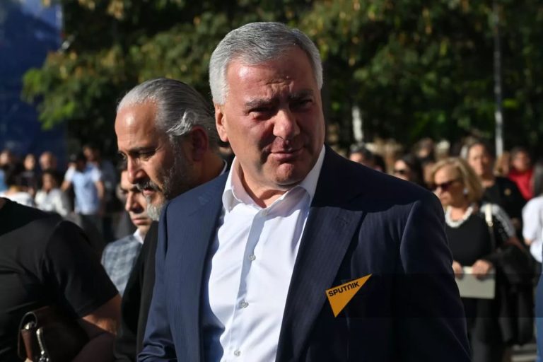 Адвокат: После «отмашки» Пашиняна СК разрешил Самвелу Карапетяну видеообращения в ФБ