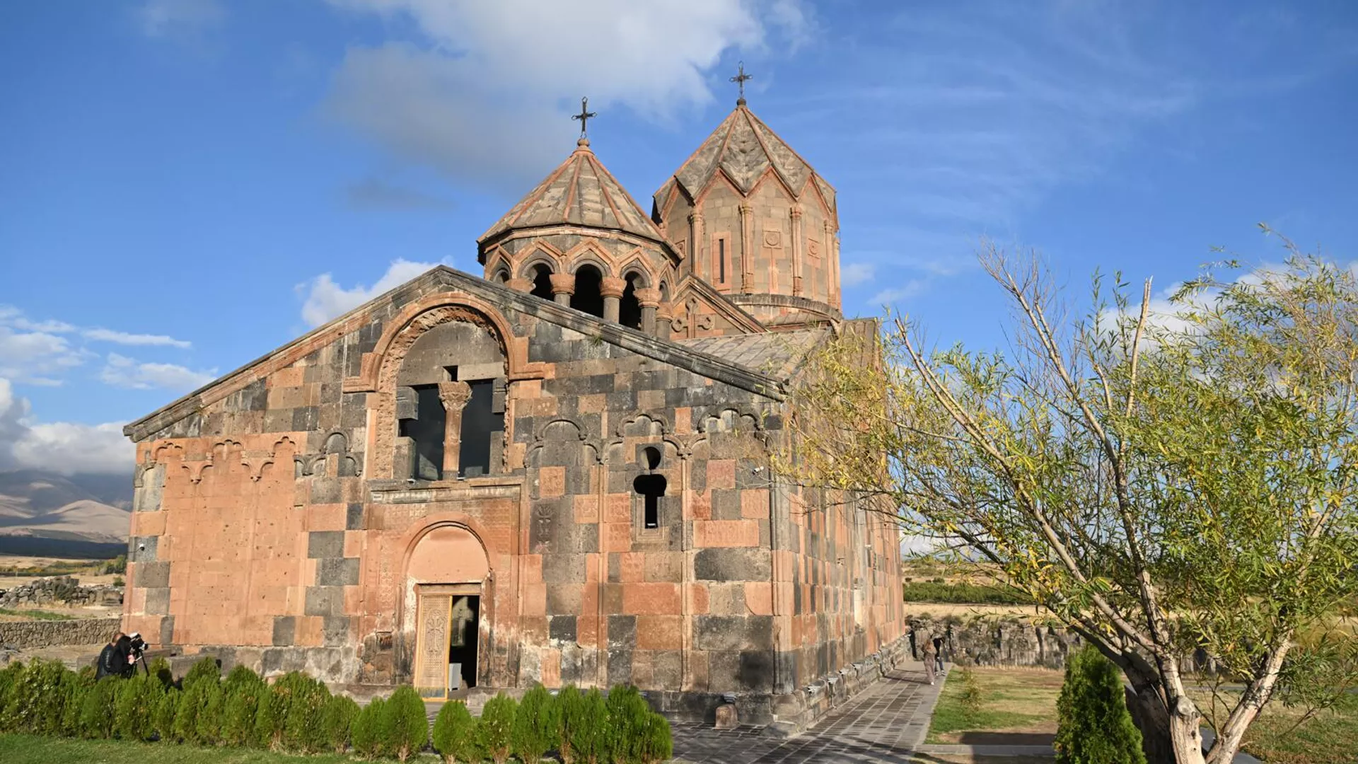 Տեր Սարգիսը, ով պետք է պատարագ վարի Հովհաննավանքում, կանչվել է ՔԿ