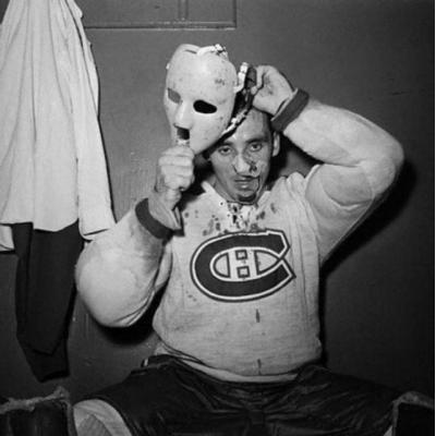 Легендарный вратарь 'Монреаля' Жак Плант стал первым вратарем, сделавшим маску обязательным предметом хоккейной экипировки